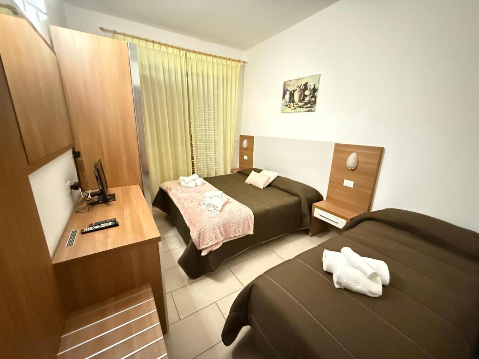 Hotel Blurelda Silvi Marina Exterior foto